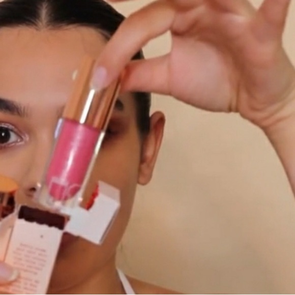 Item Beauty Ruled By SUN Lip Gloss - Addison Rae's LE Birthday Collection *BNIB - Picture 4 of 9